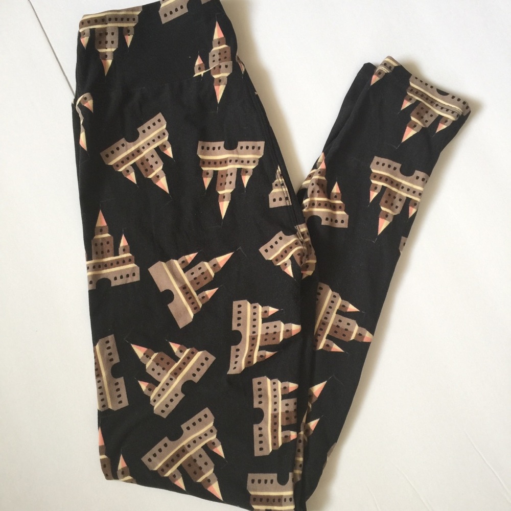 Lularoe Castles Leggings black background OS